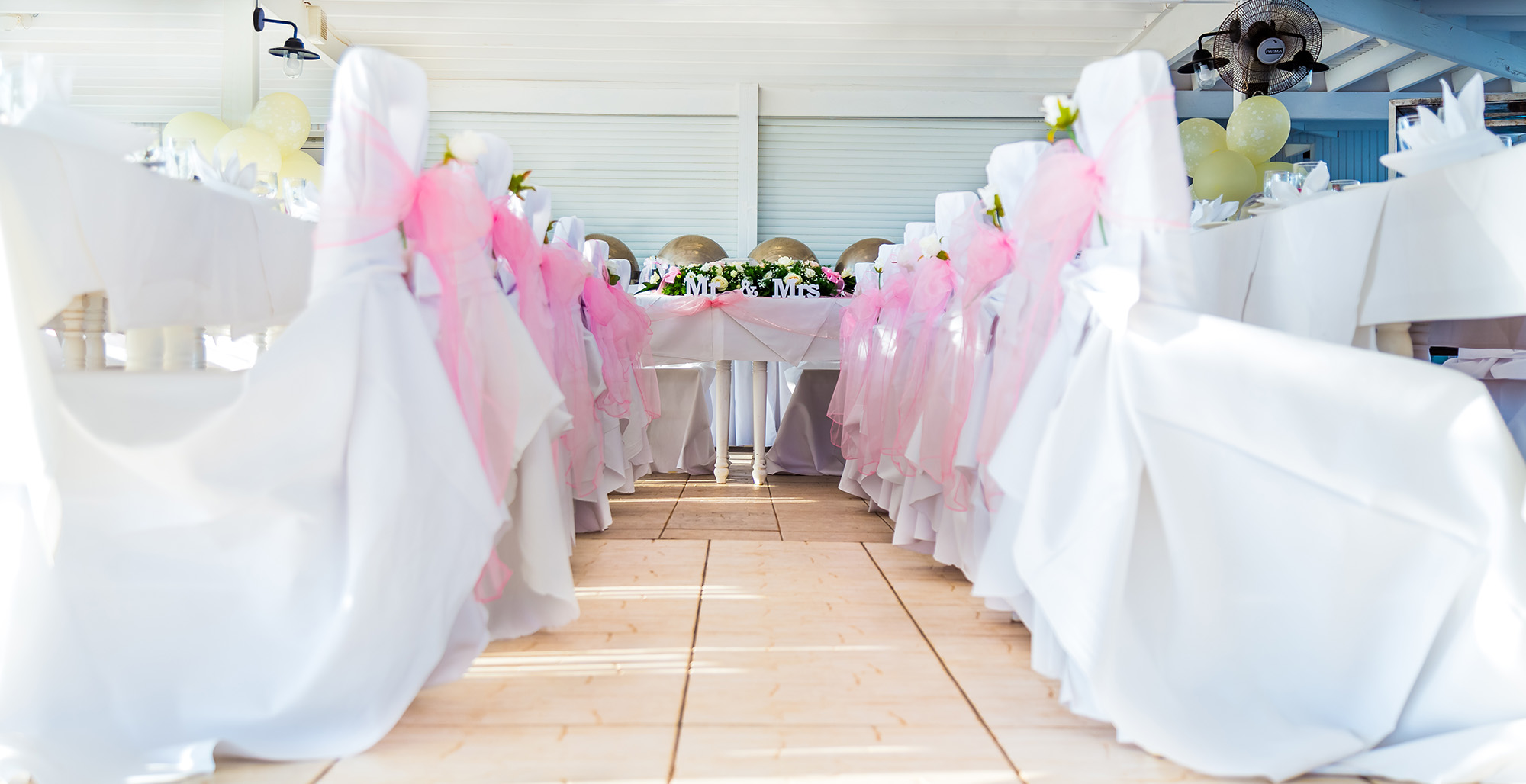 Image: http://www.bookyourweddingday.com/images/media/uploadfiles/baqueting adams beach.jpg